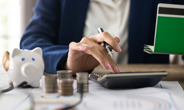 woman balancing checkbook