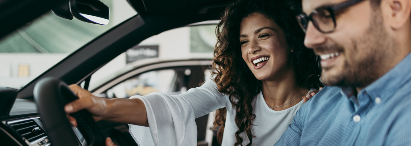 couple buying car